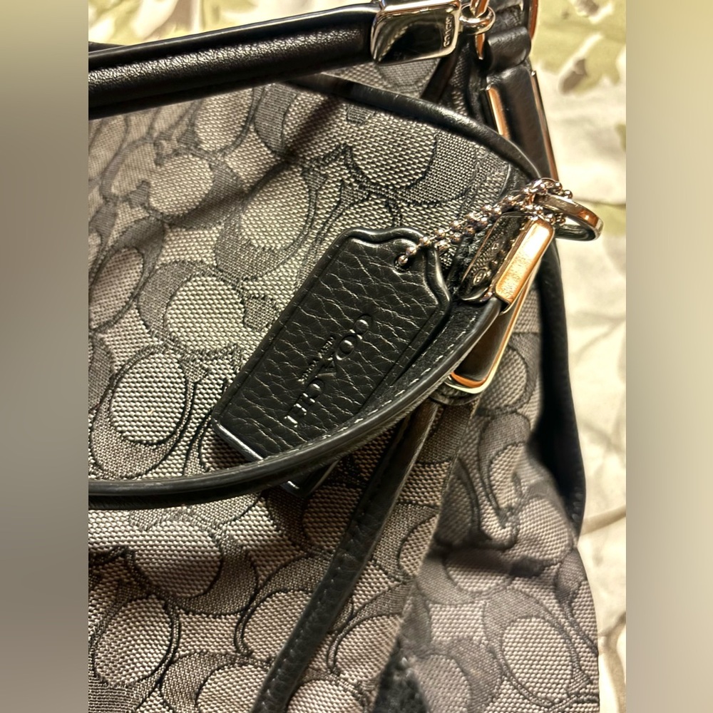 Coach shoulder bag - Picture 3 of 7